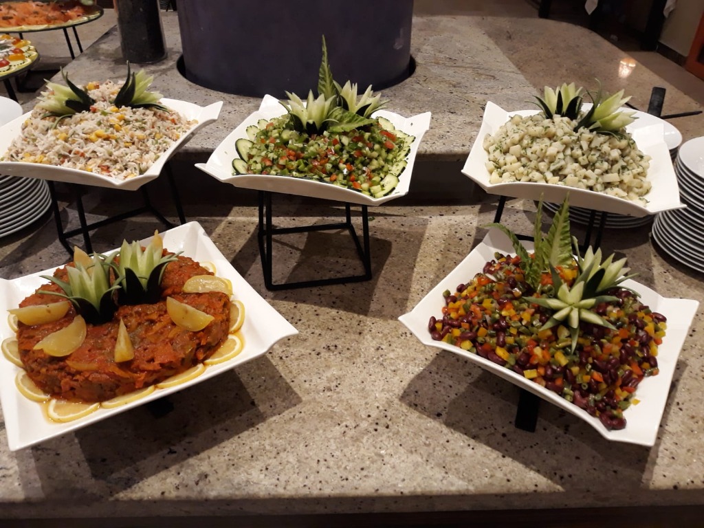 Buffet de Salades Marocaines Sculptées